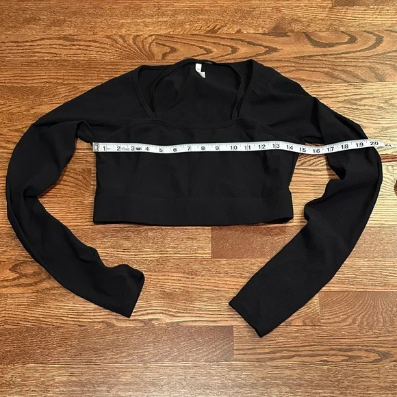 HALARA Black Ribbed Long Sleeve Crop Top Size Medium - Picture 7 of 7